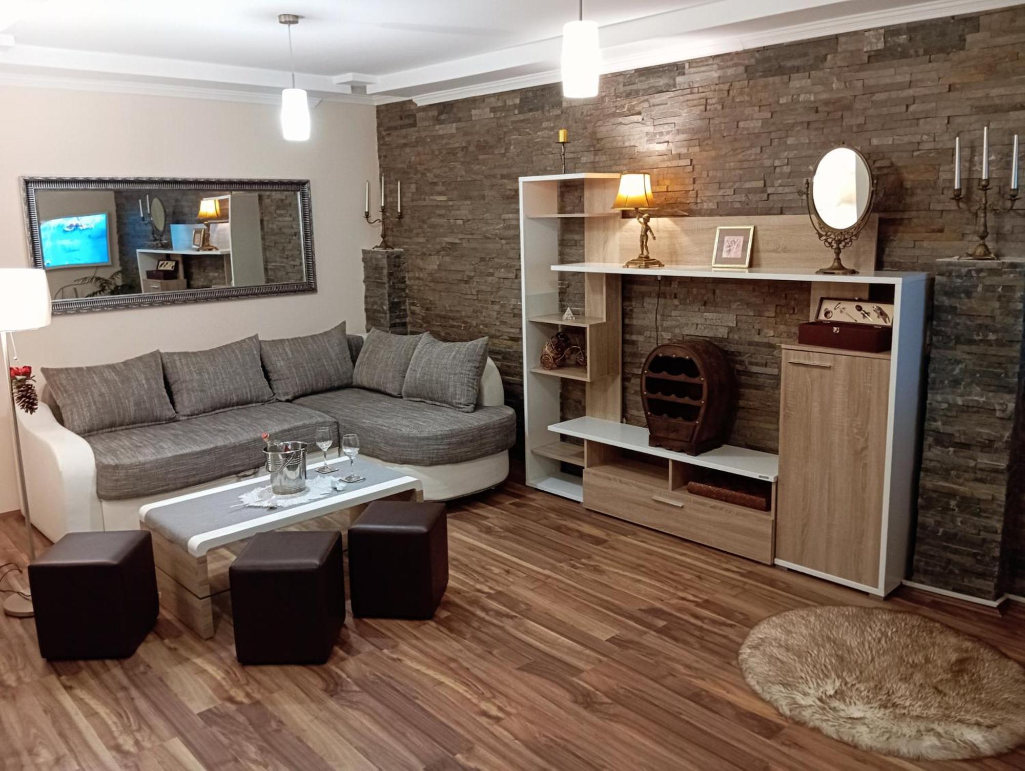 Apartman Dionis Sm Sremska Mitrovica Bagian luar foto