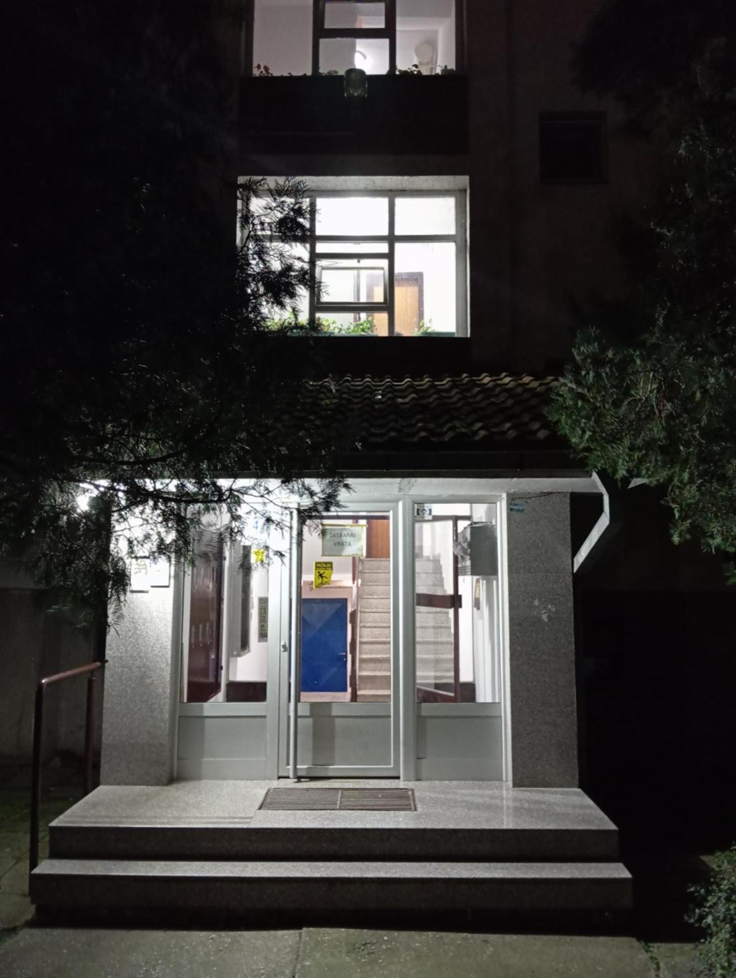 Apartman Dionis Sm Sremska Mitrovica Bagian luar foto